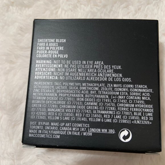 MAC Sheertone Blush in PEACEFUL - Picture 7 of 7